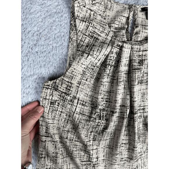 Ann Taylor Women's Mature Officewear Sleeveless Flutter Blouse 4P Beige Brown - Picture 4 of 11